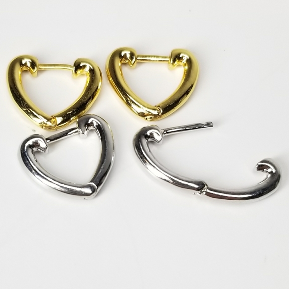 NEW Dainty Heart Tube Heart Huggie Earrings. - Picture 7 of 9